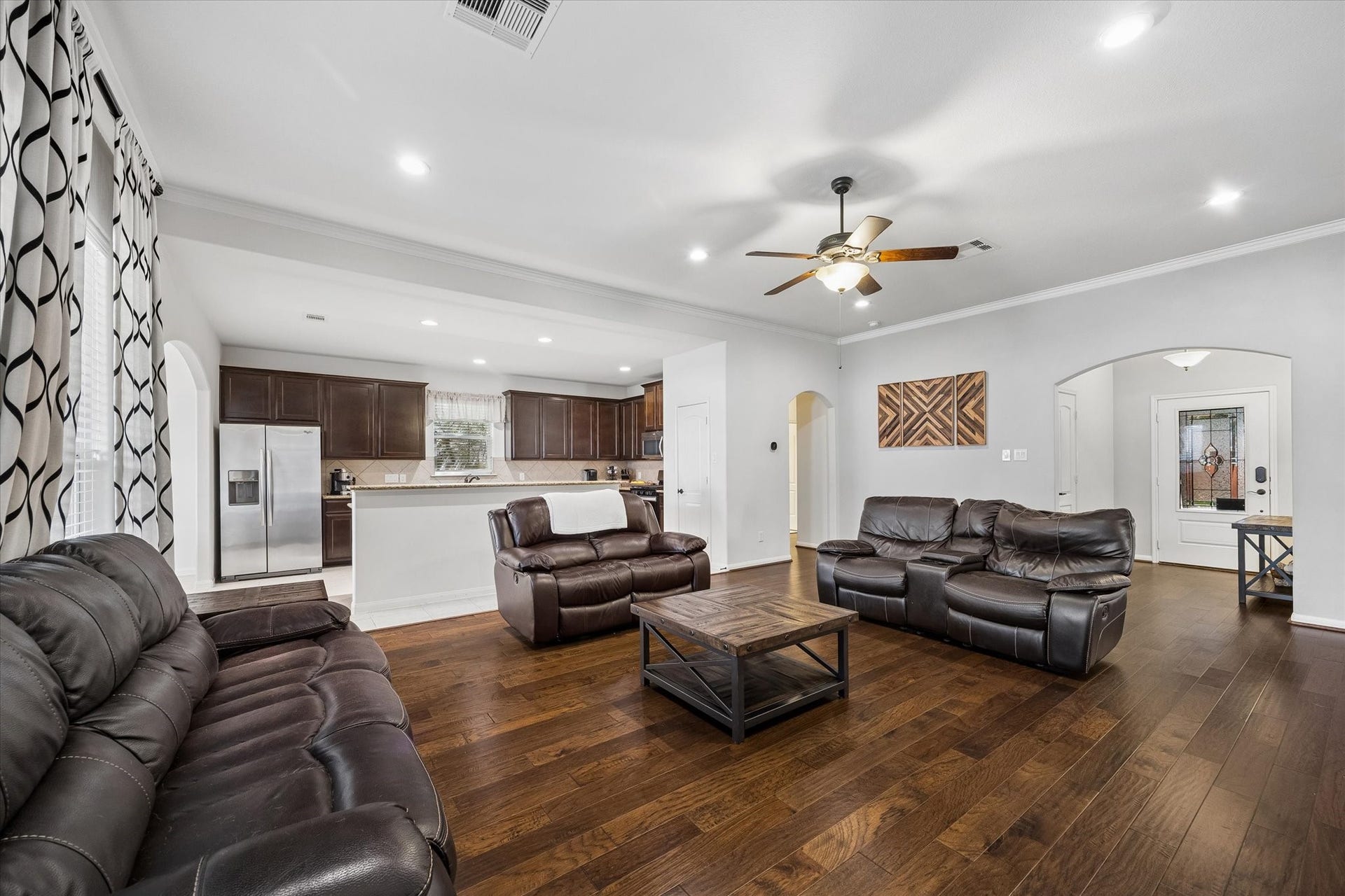 2005 Clatt Way, Conroe, TX 77301 2005 Clatt Way, Conroe, TX 77301