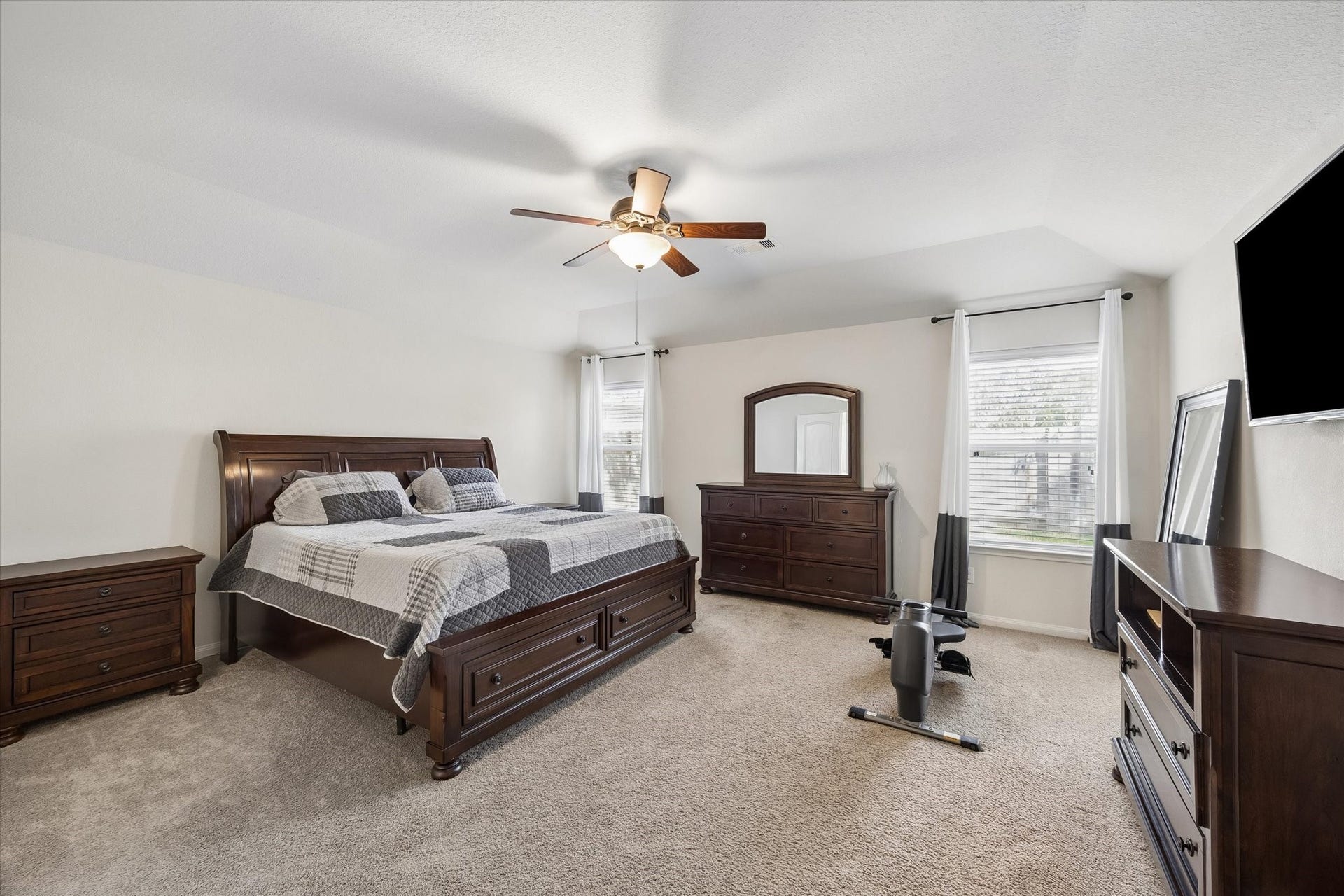 2005 Clatt Way, Conroe, TX 77301 2005 Clatt Way, Conroe, TX 77301