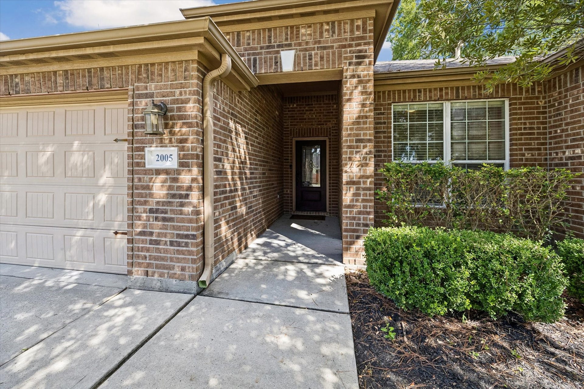 2005 Clatt Way, Conroe, TX 77301 2005 Clatt Way, Conroe, TX 77301