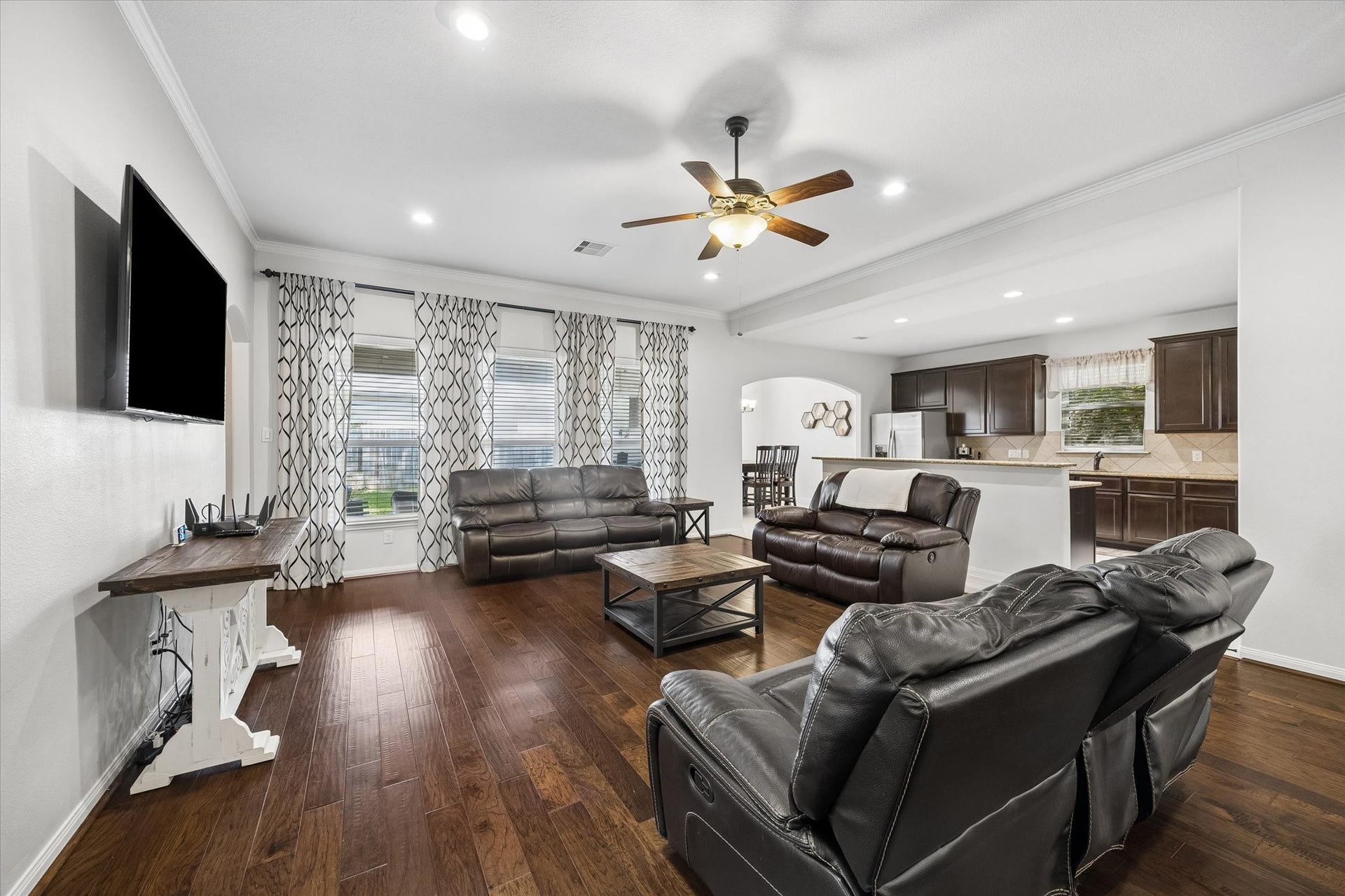 2005 Clatt Way, Conroe, TX 77301 2005 Clatt Way, Conroe, TX 77301