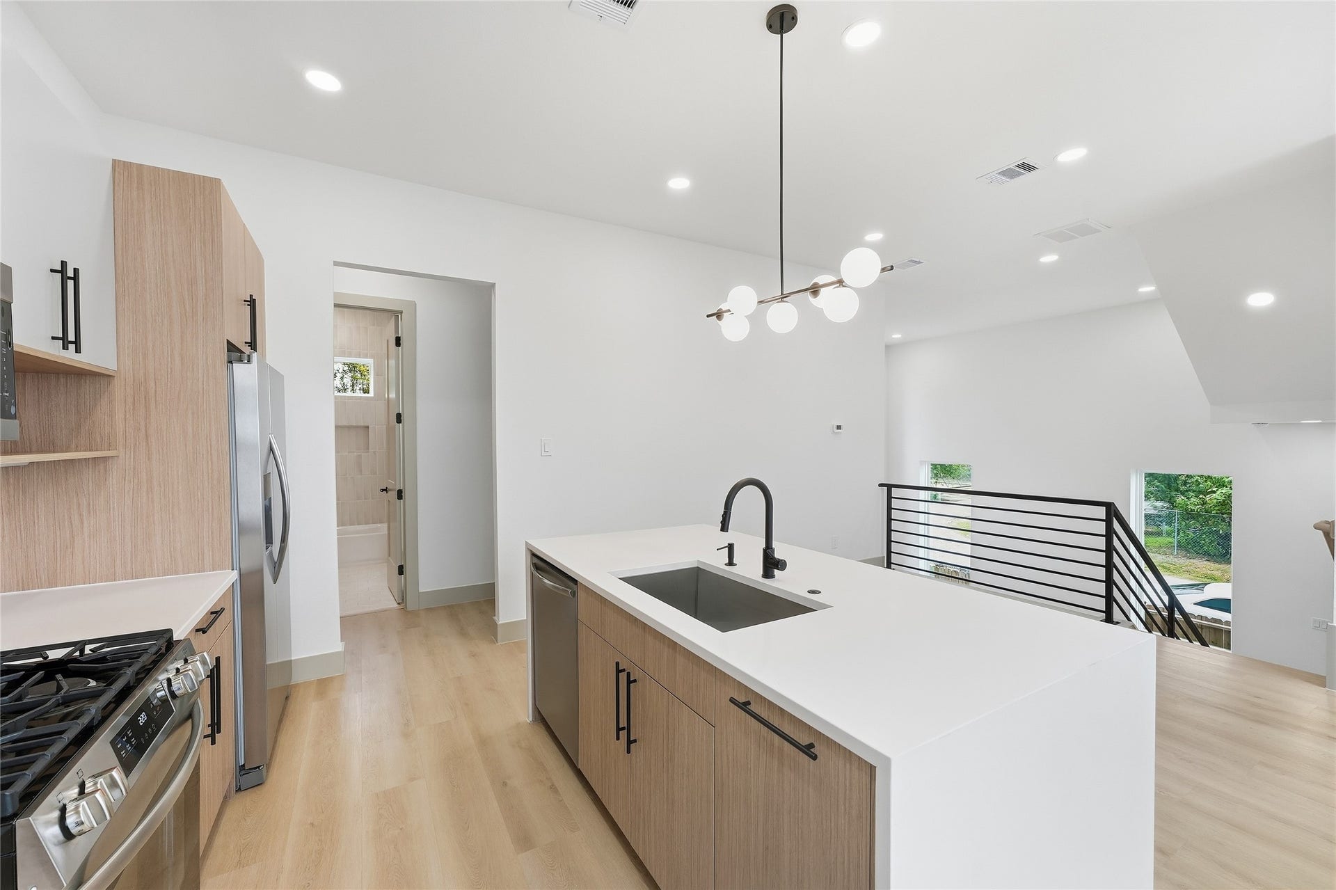 2953 Delafield Street, Houston, TX 77023 Kitchen and Dining
