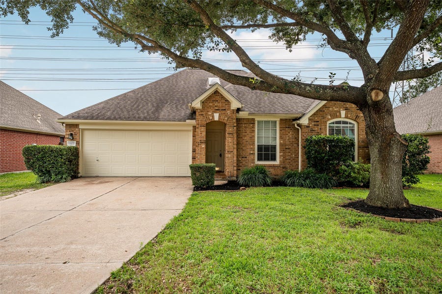 Property photo for 6103 Branch Lake Drive, Houston, TX
