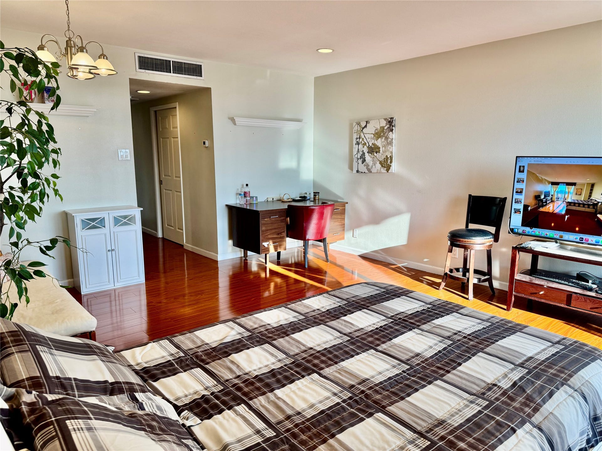 2016 Main Street, #2510, Houston, TX 77002