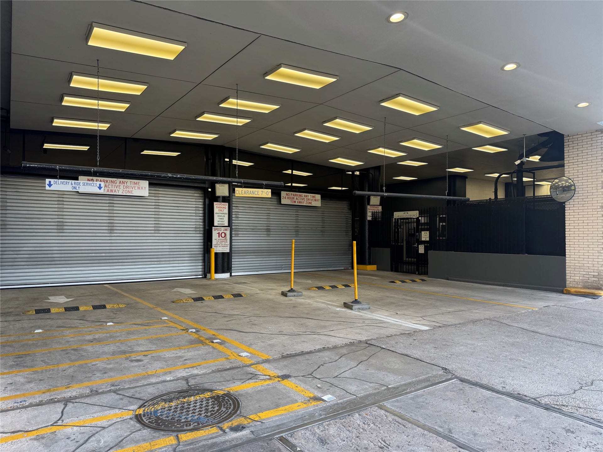 2016 Main Street, #2510, Houston, TX 77002