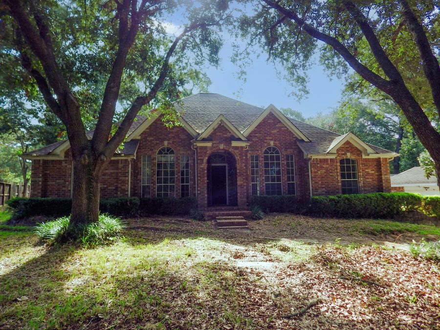 Property photo for 12 Robin Trail, Conroe, TX