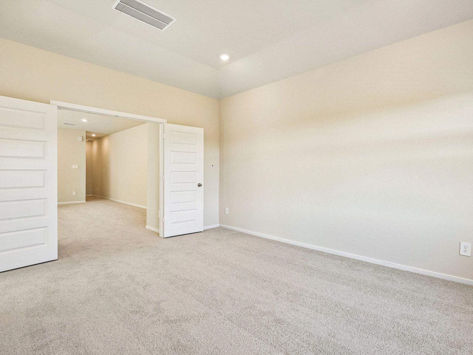9143 Banpo Heights Drive, Cypress, TX 77433 Photo is not of the actual home, but is an inspirational photo of builder's model home and nay depict options, furnishings, and/or decorator features that are not inlcluded.