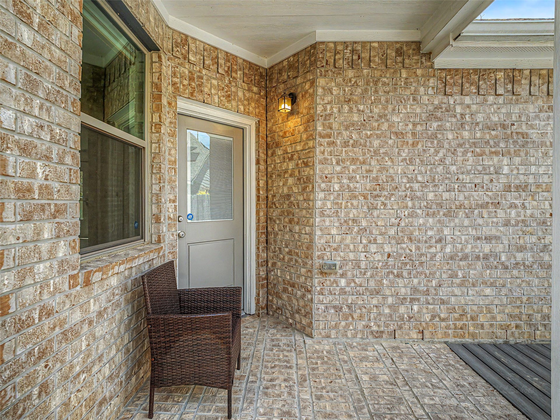 6019 Dovetail Cliff Court, Katy, TX 77493 Come see what this home has to offer!