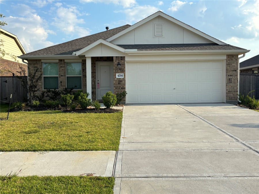 Property photo for 4214 Briarstone Knoll Trail, Baytown, TX