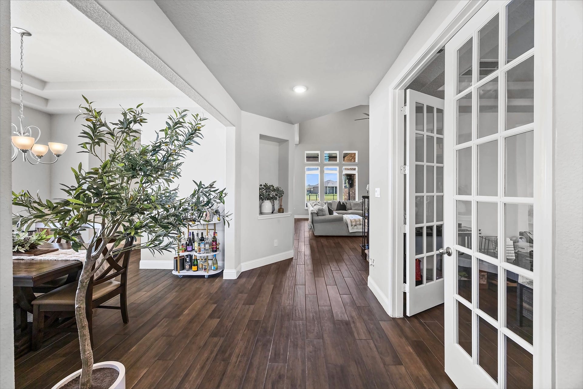 20114 Desert Foal Drive, Tomball, TX 77377 Entrees