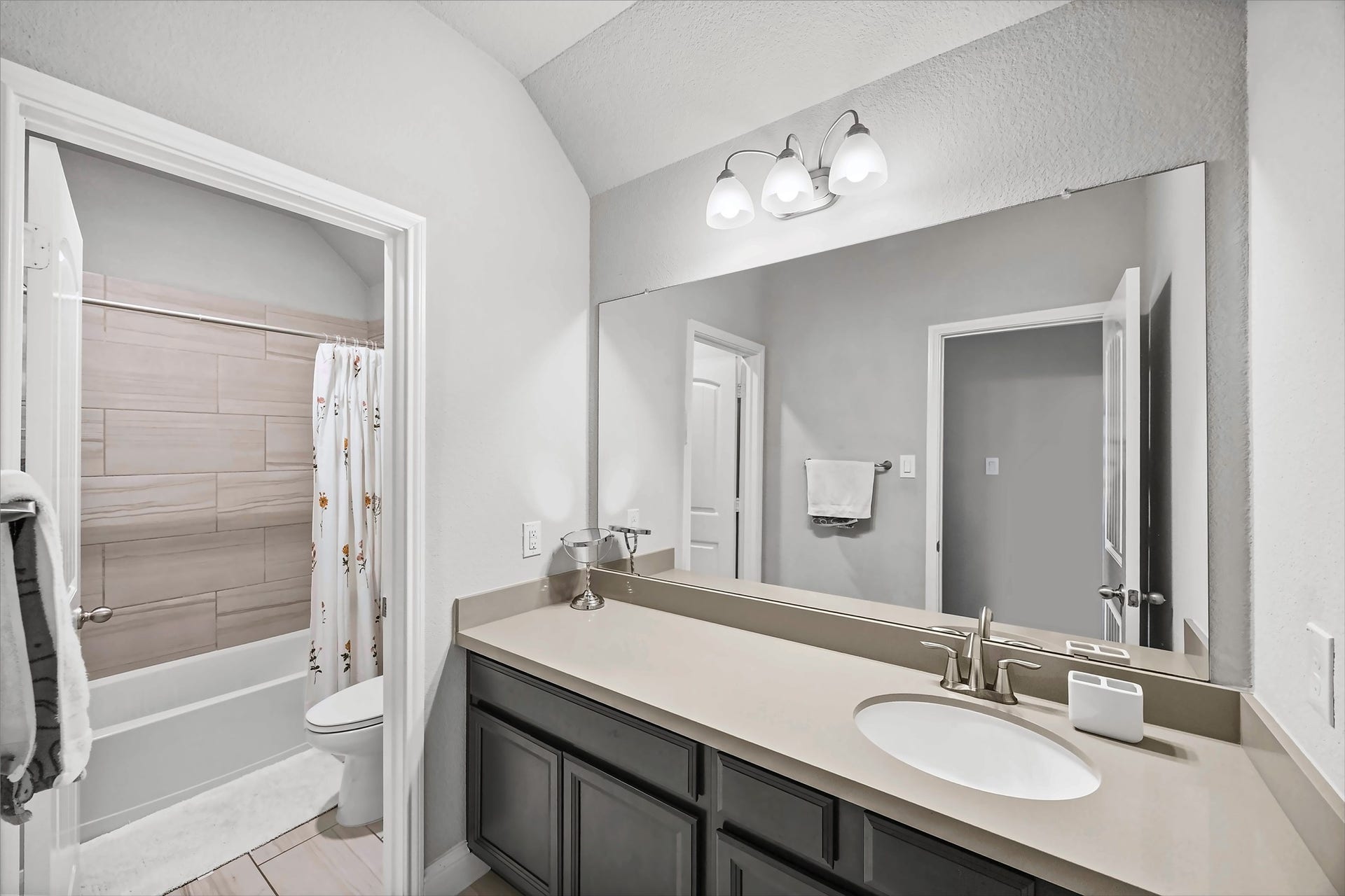 20114 Desert Foal Drive, Tomball, TX 77377 20114 Desert Foal Drive, Tomball, TX 77377
