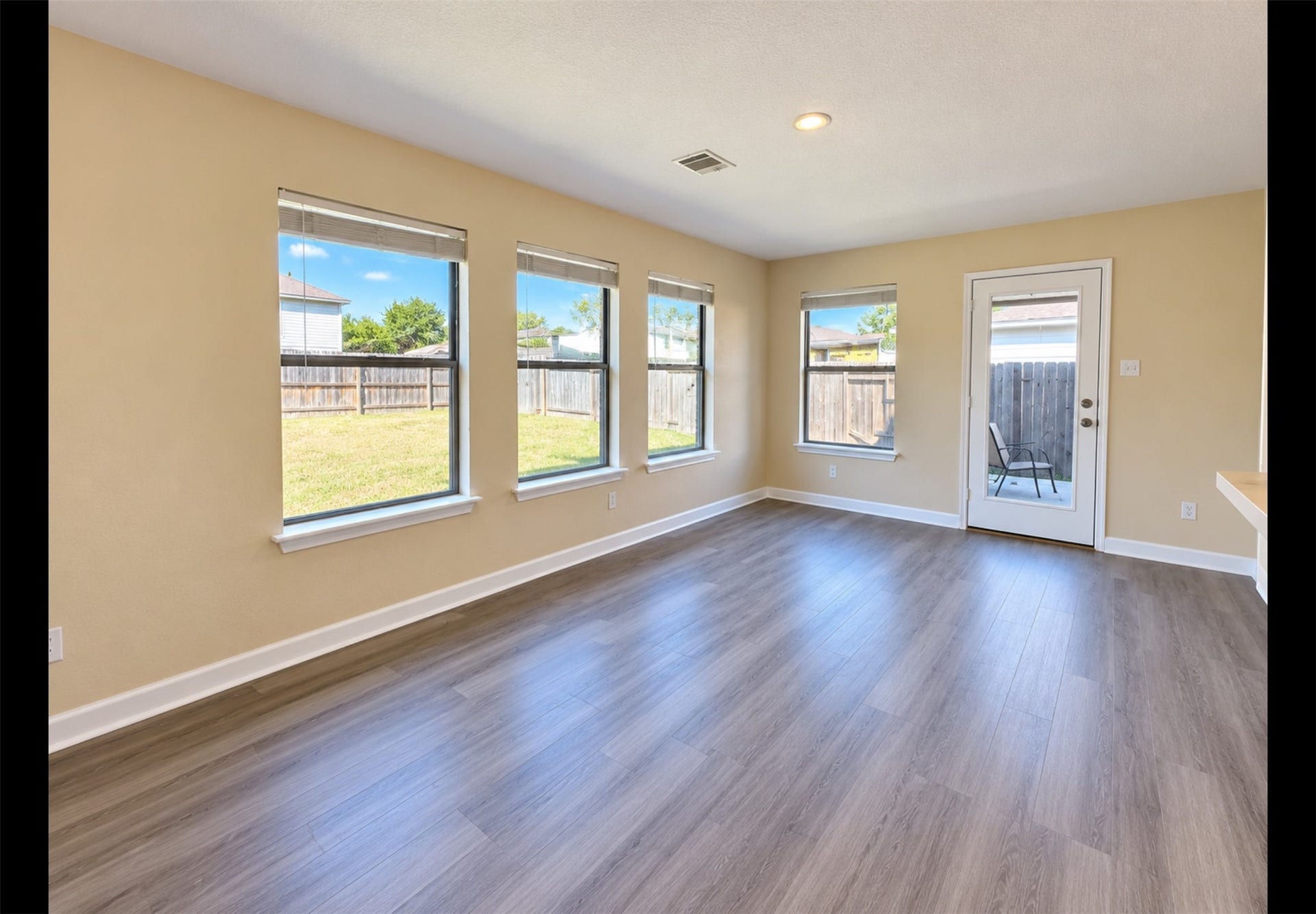 8231 Wooded Terrace Lane, Humble, TX 77338 Lots of light thorughout