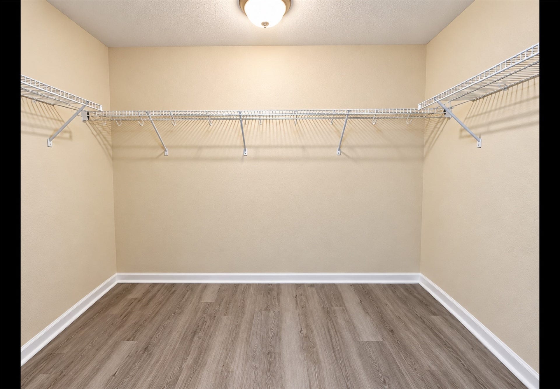 8231 Wooded Terrace Lane, Humble, TX 77338 Spacious primary closet