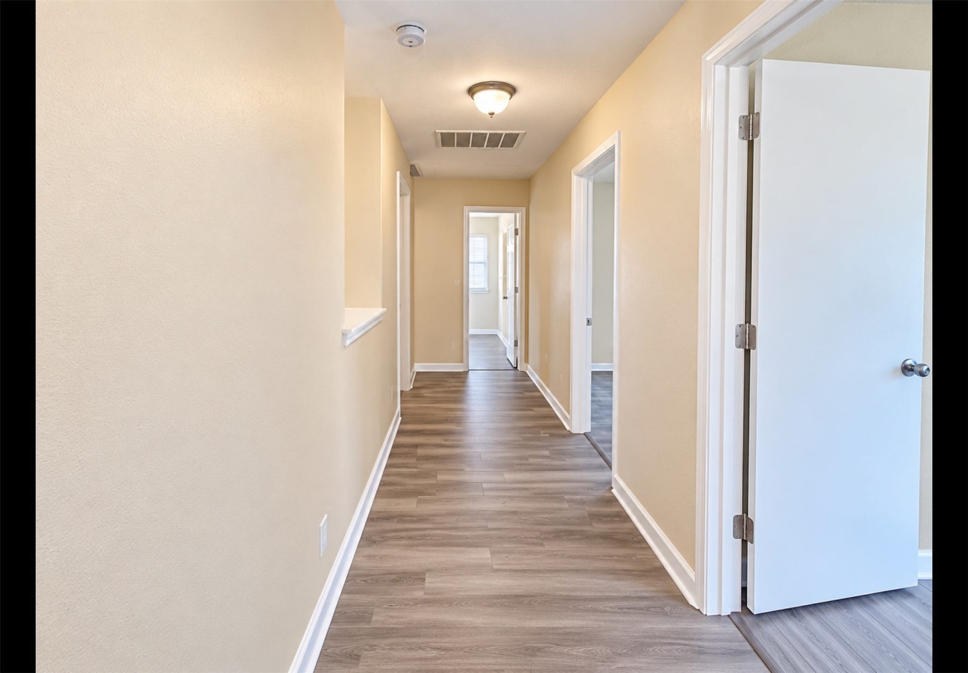 8231 Wooded Terrace Lane, Humble, TX 77338 Corridor to all rooms