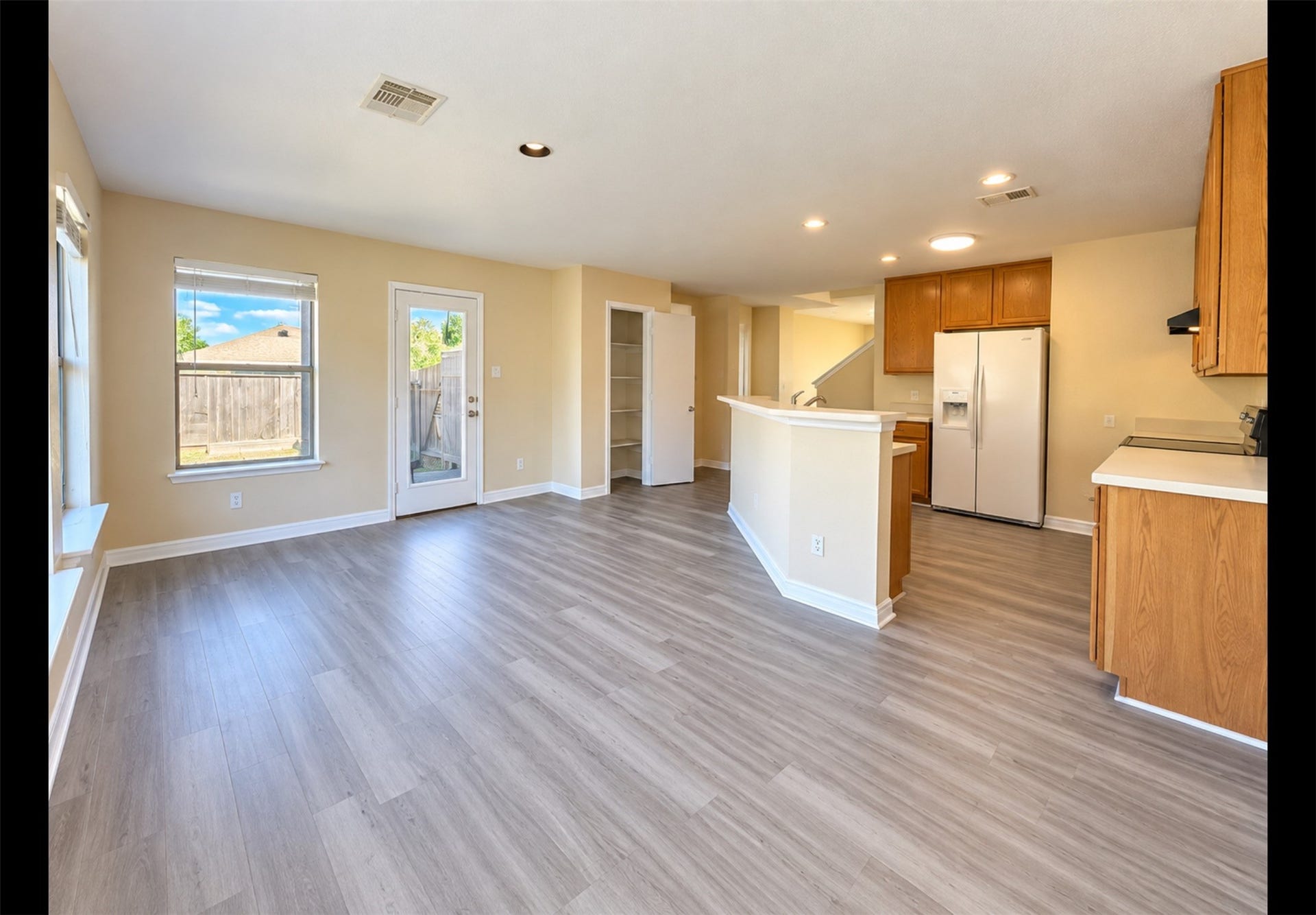 8231 Wooded Terrace Lane, Humble, TX 77338 Open kitchen
