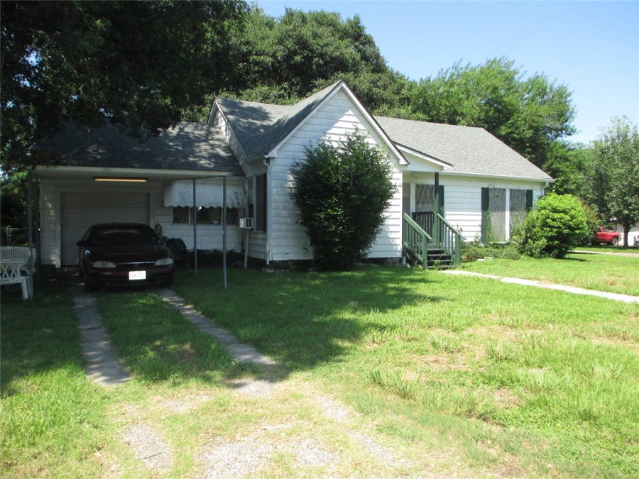 Property photo for 606 E Humble Street, Baytown, TX