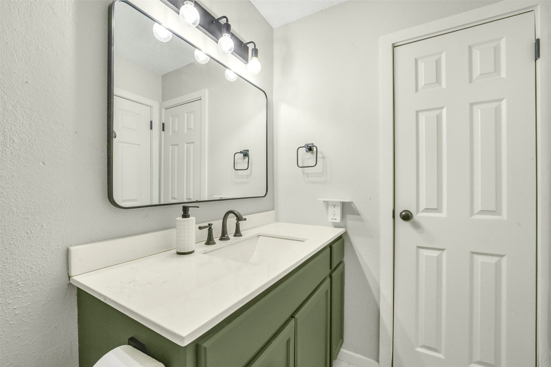 2501 Gulf Freeway, #258C, Dickinson, TX 77539 2501 Gulf Freeway, #258C, Dickinson, TX 77539