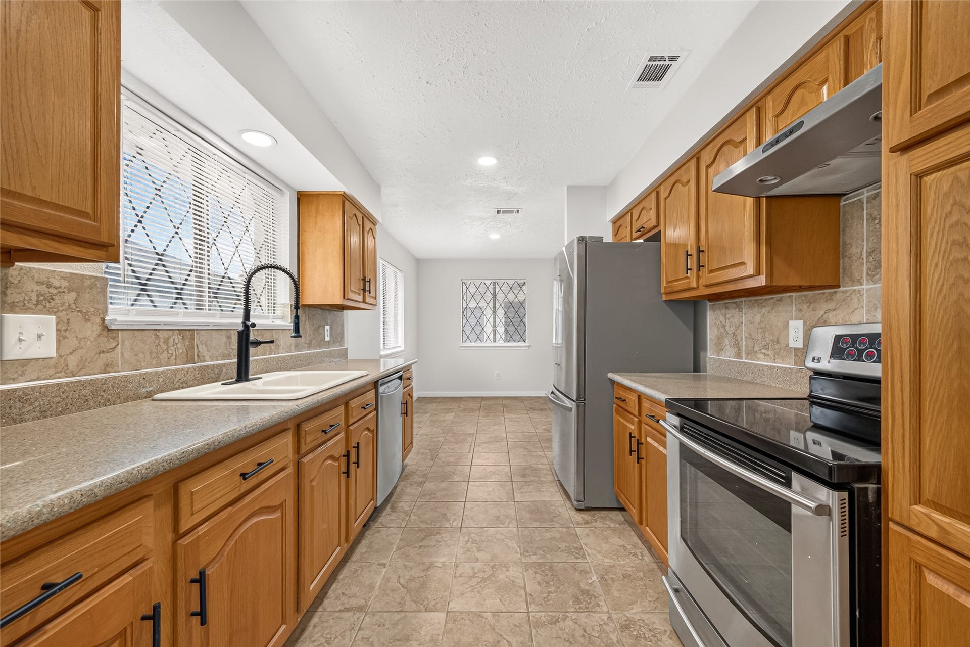 6914 Rockergate Drive, Missouri City, TX 77489 6914 Rockergate Drive, Missouri City, TX 77489