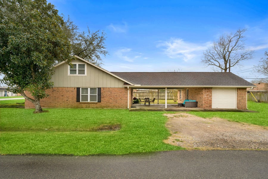 Property photo for 702 S 2nd Street, La Porte, TX