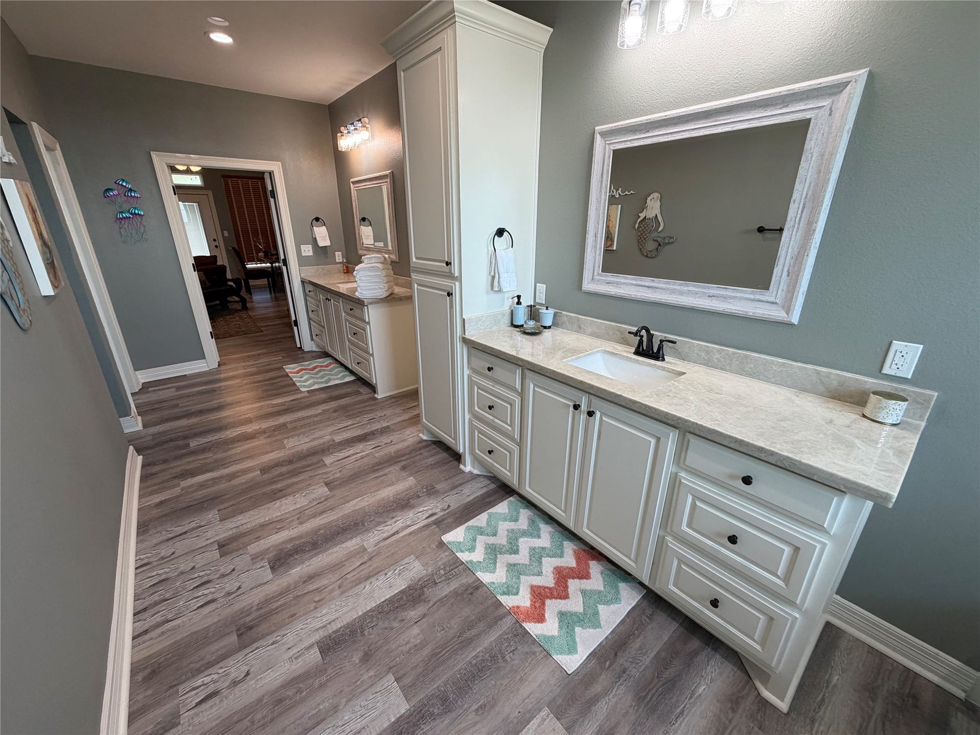 715 Magnolia Lane, Port Bolivar, TX 77650 Master bath