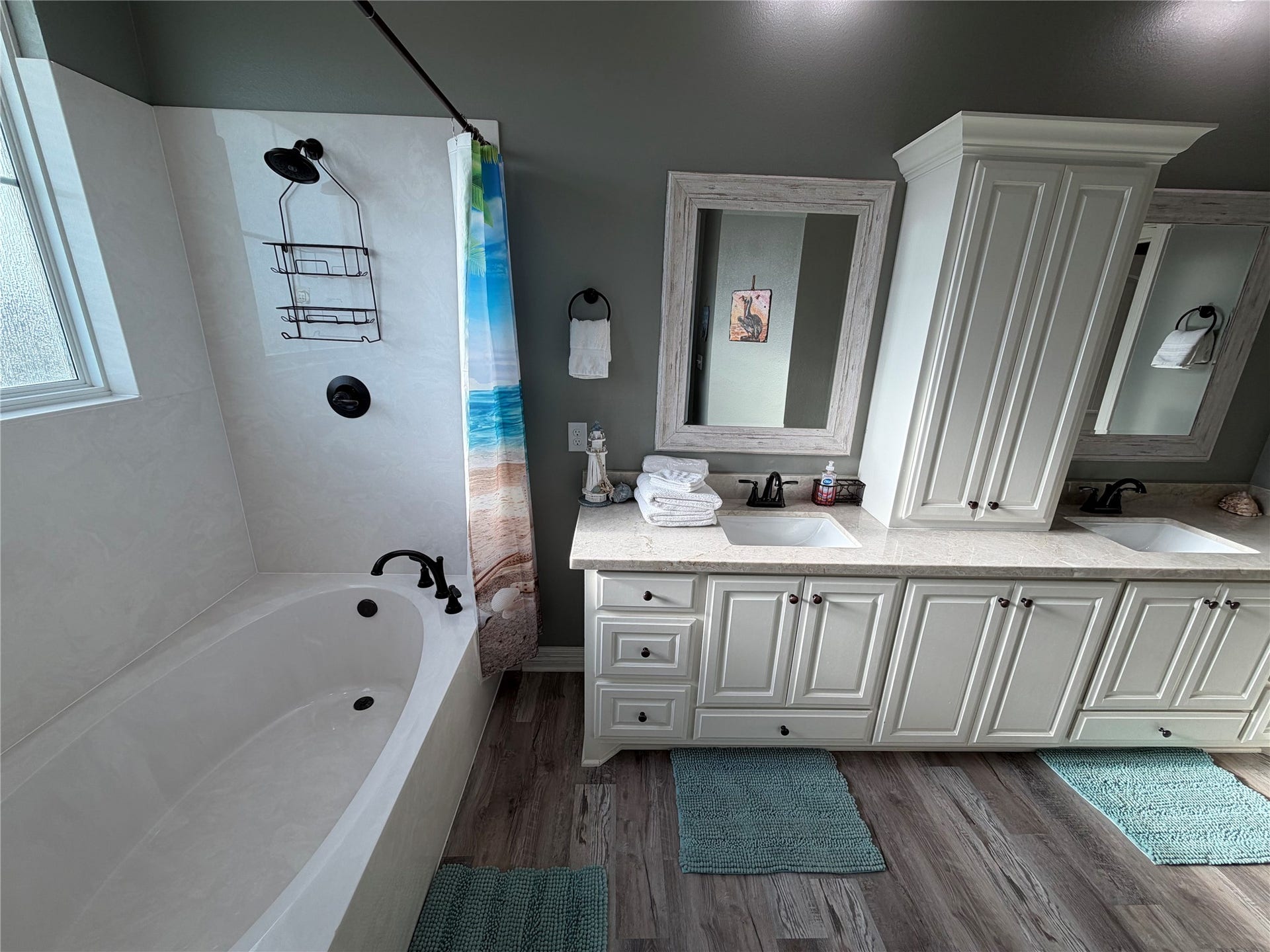 715 Magnolia Lane, Port Bolivar, TX 77650 En suite bath