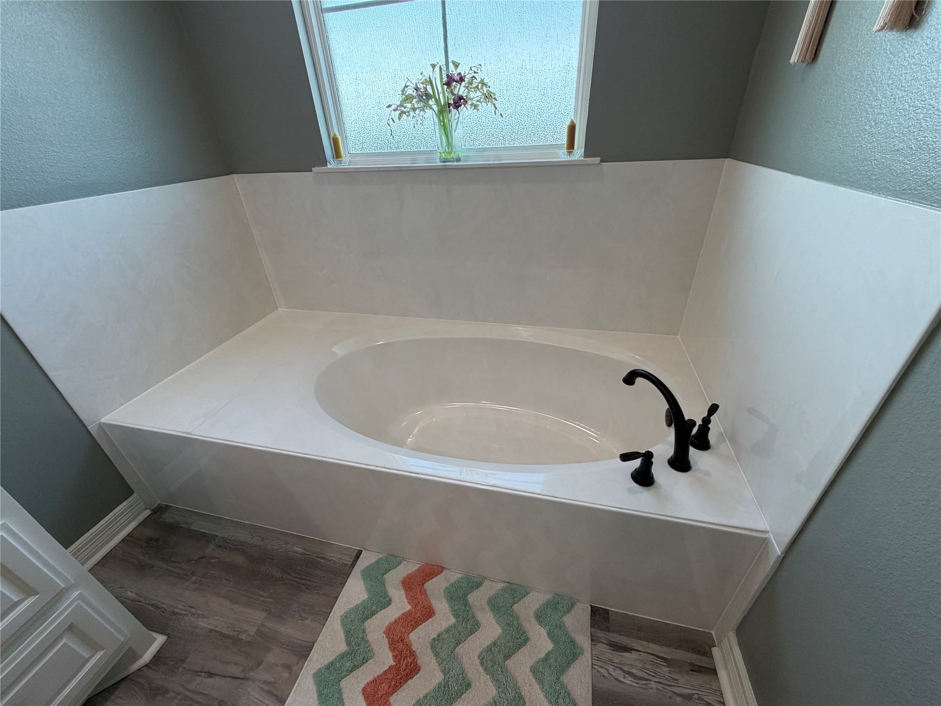 715 Magnolia Lane, Port Bolivar, TX 77650 Huge soaking tub