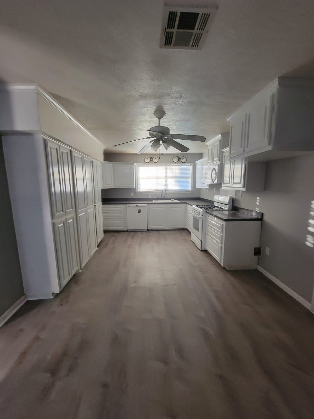 13310 13th Street, Splendora, TX 77372 13310 13th Street, Splendora, TX 77372