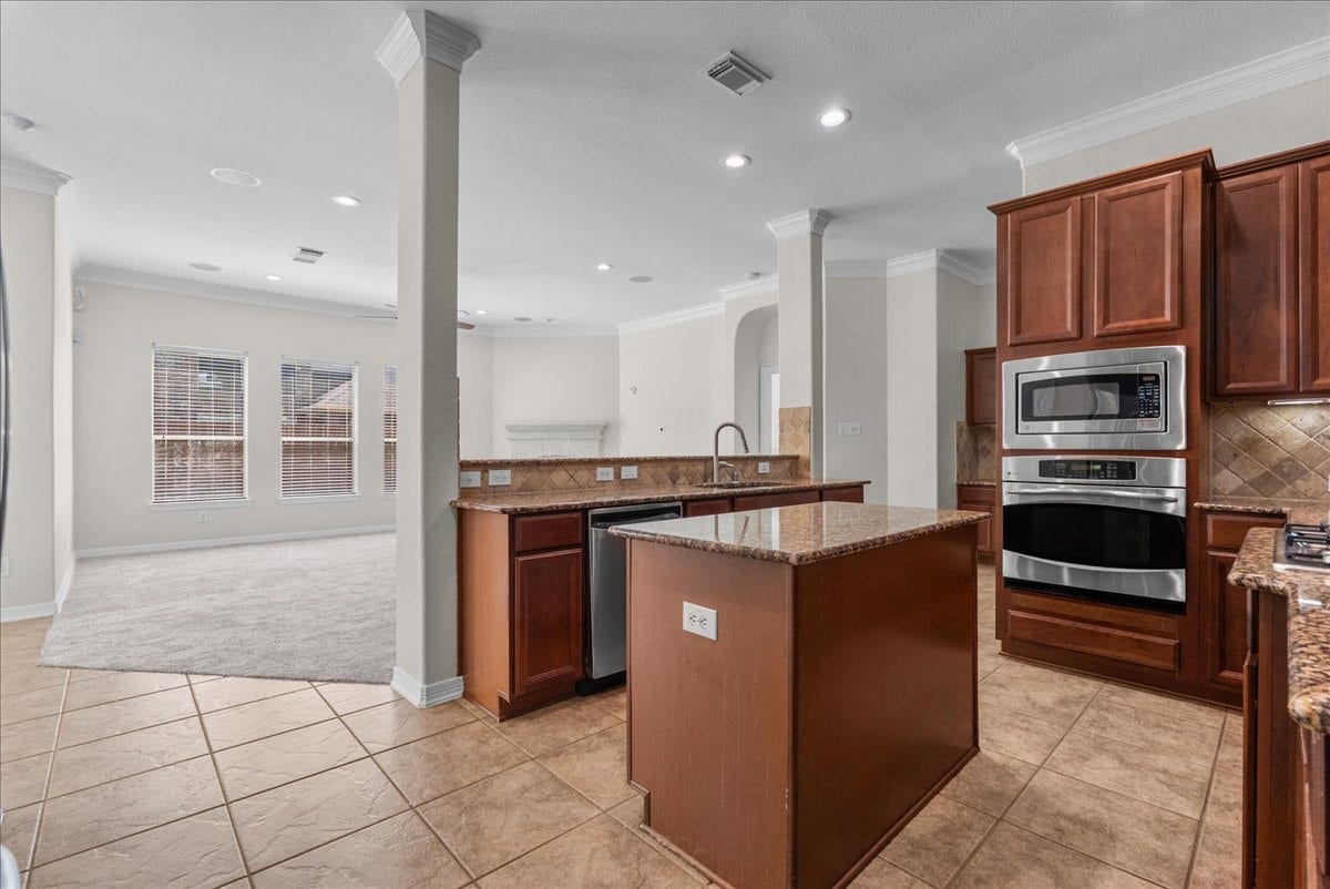 4465 Damasco Cove, League City, TX 77573 4465 Damasco Cove, League City, TX 77573