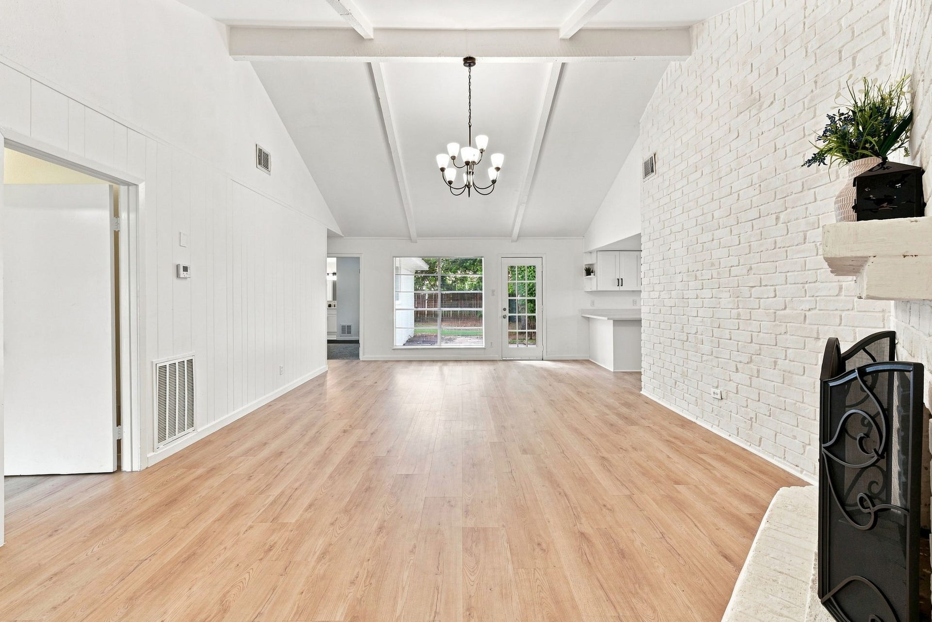 8819 Stone Brook Lane, Houston, TX 77040