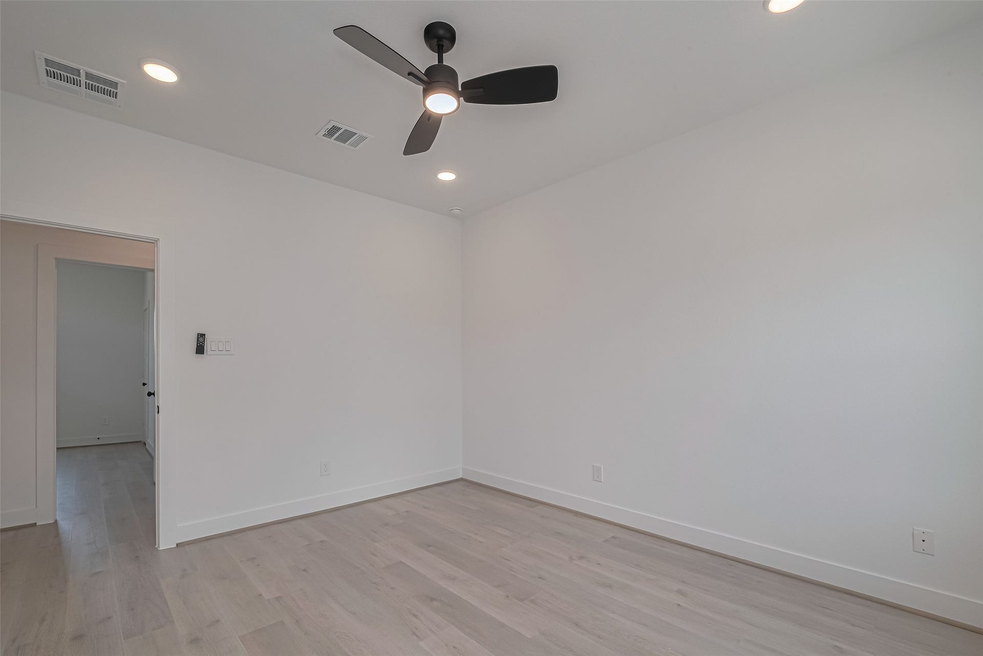 1354 W 24th Street, Houston, TX 77008 Another view of the bedroom highlighting the generous space and natural light.
