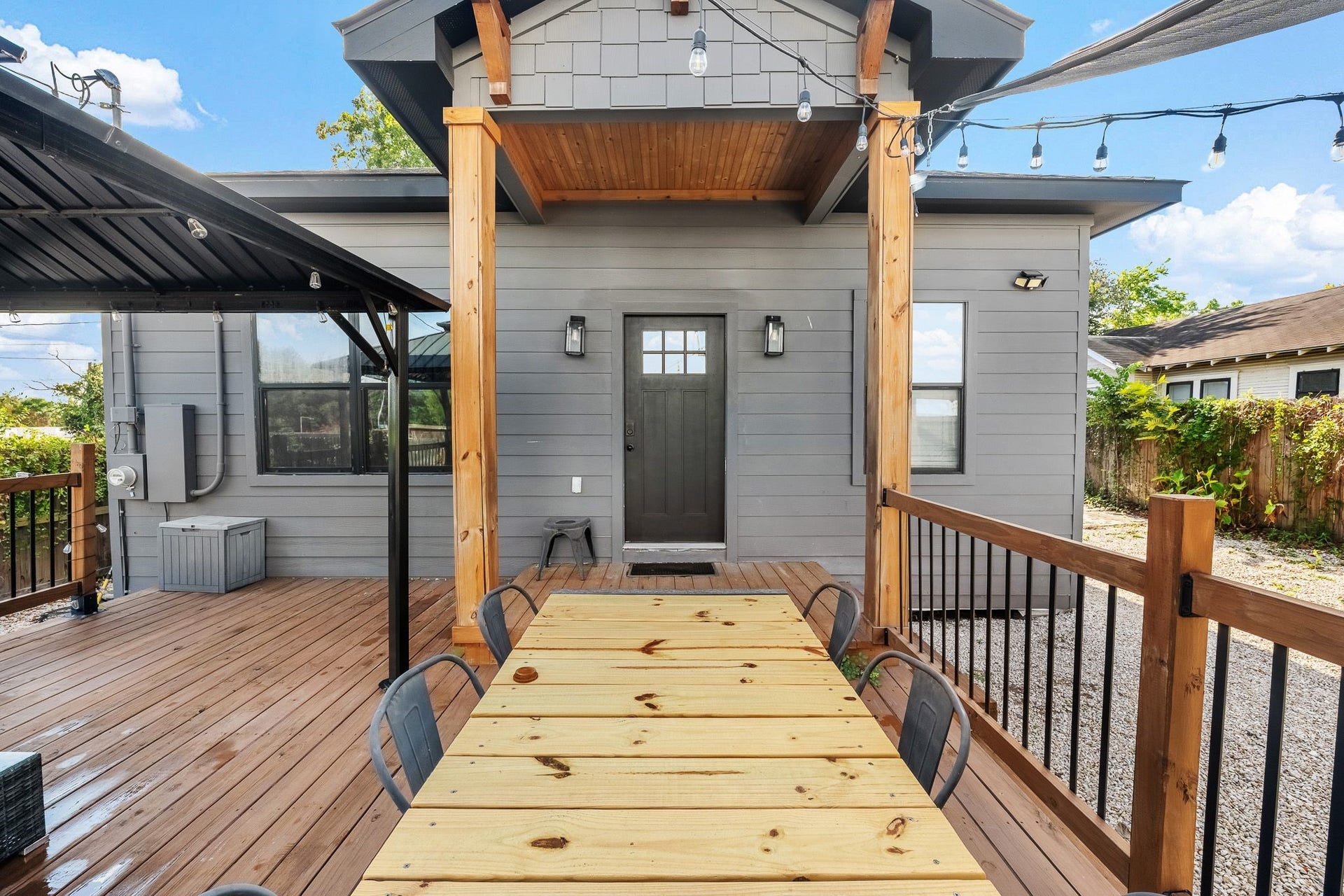 615 N Milby Street, Houston, TX 77003 615 N Milby Street, Houston, TX 77003