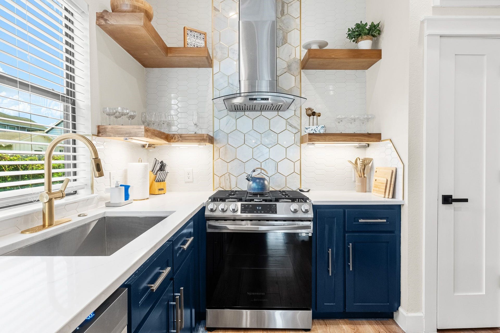 615 N Milby Street, Houston, TX 77003 615 N Milby Street, Houston, TX 77003