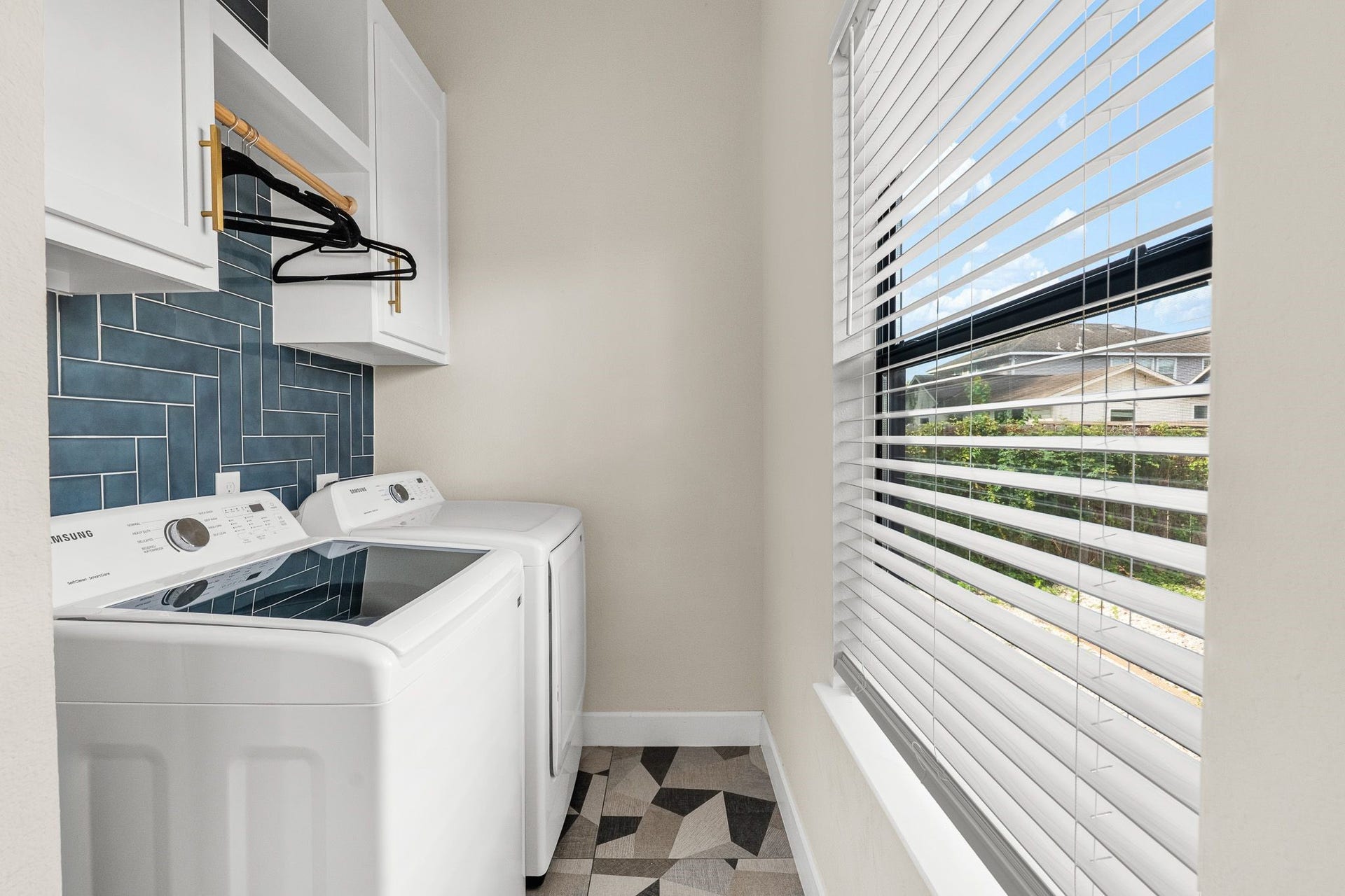 615 N Milby Street, Houston, TX 77003 615 N Milby Street, Houston, TX 77003