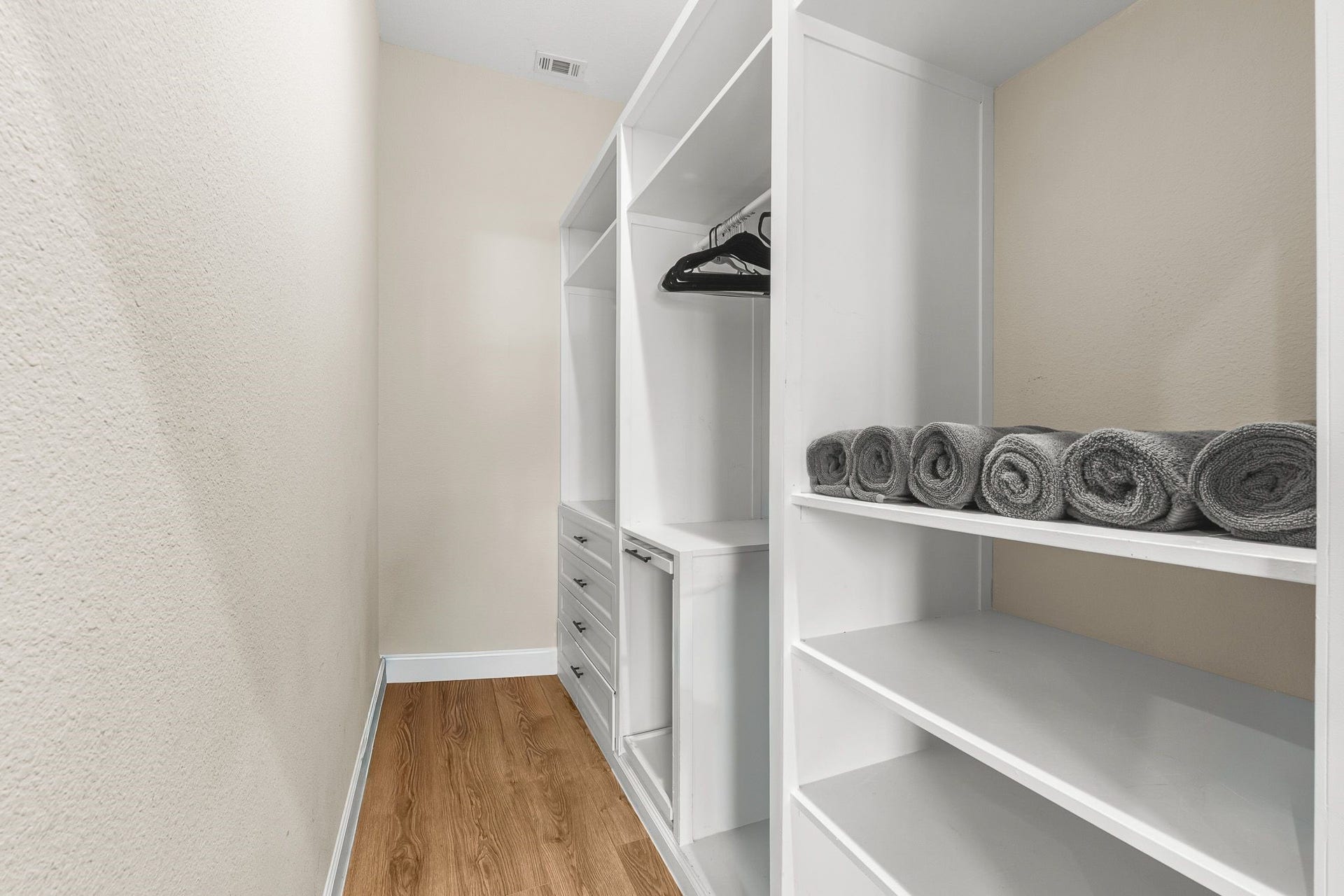 615 N Milby Street, Houston, TX 77003 615 N Milby Street, Houston, TX 77003