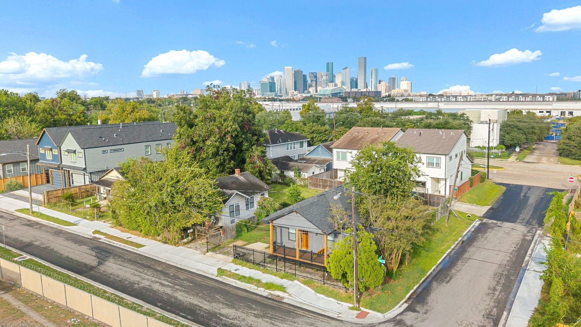 615 N Milby Street, Houston, TX 77003 615 N Milby Street, Houston, TX 77003