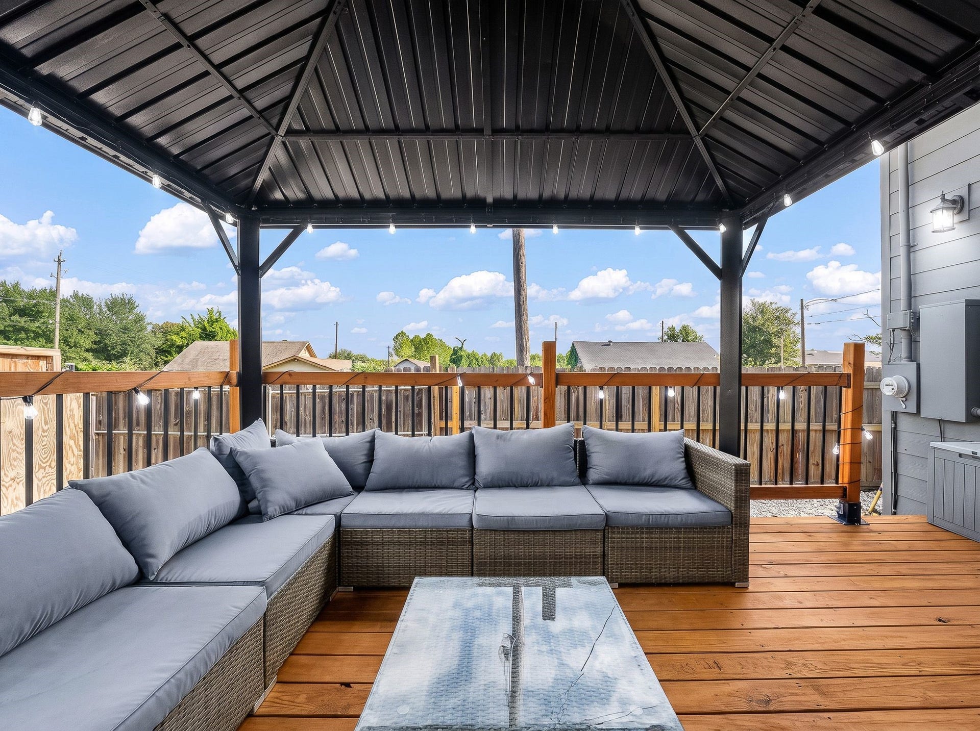 615 N Milby Street, Houston, TX 77003 615 N Milby Street, Houston, TX 77003