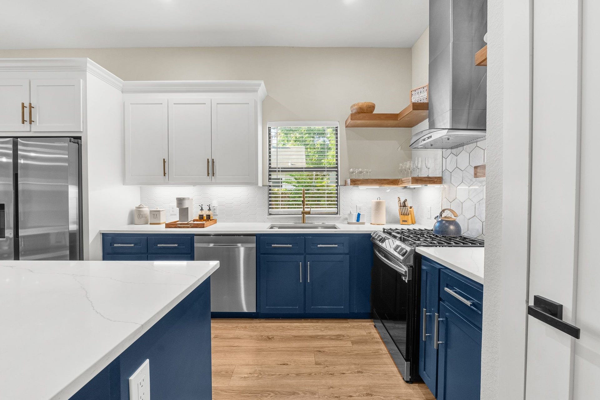 615 N Milby Street, Houston, TX 77003 615 N Milby Street, Houston, TX 77003