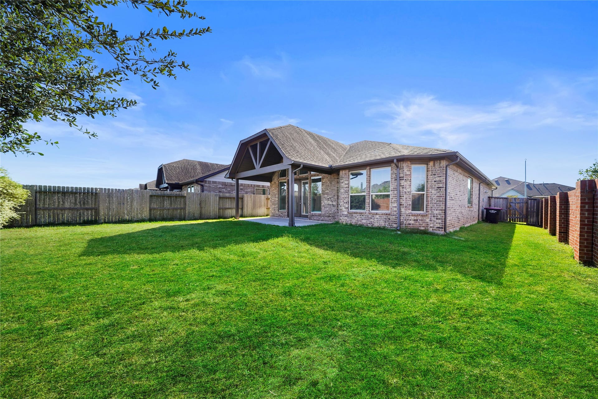 2446 Manor Valley Lane, Missouri City, TX 77459 2446 Manor Valley Lane, Missouri City, TX 77459