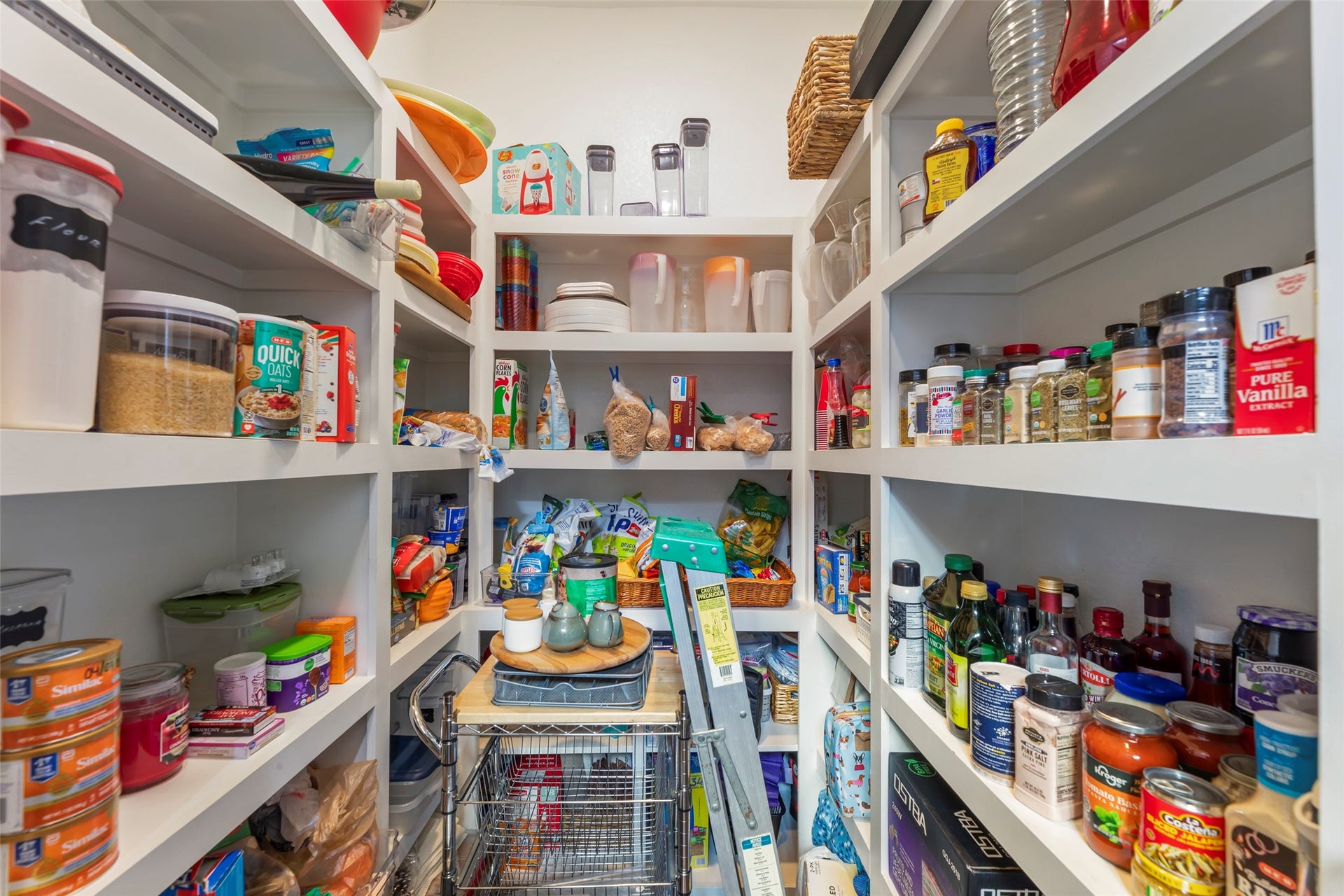 9407 Fox Bend Lane, Missouri City, TX 77459 walk in pantry