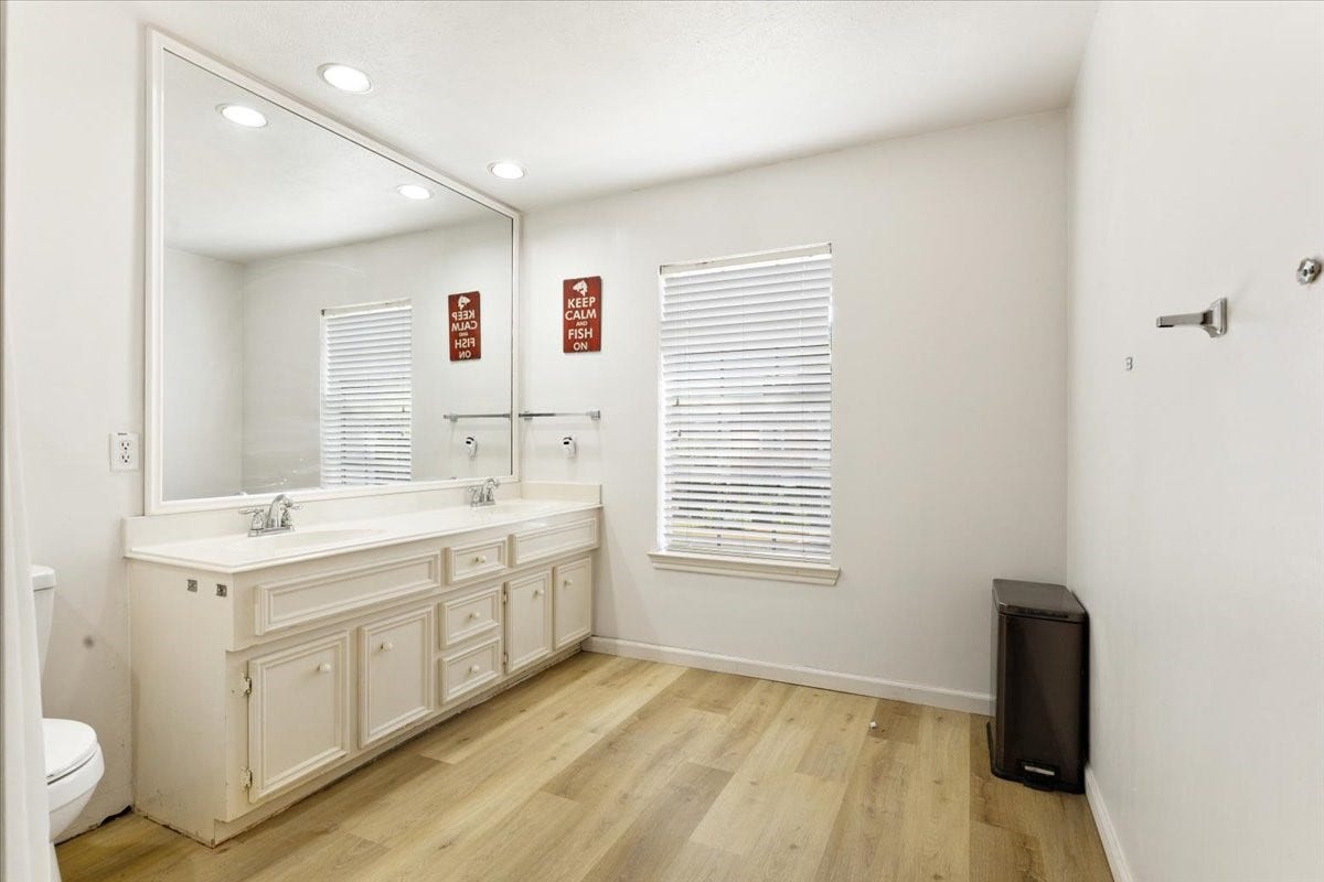 Bathroom Upstairs