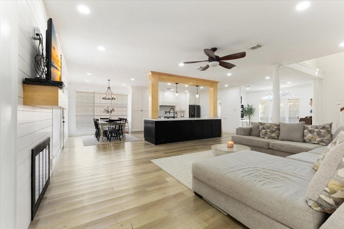 2112 Tipperary Drive, Pearland, TX 77581
