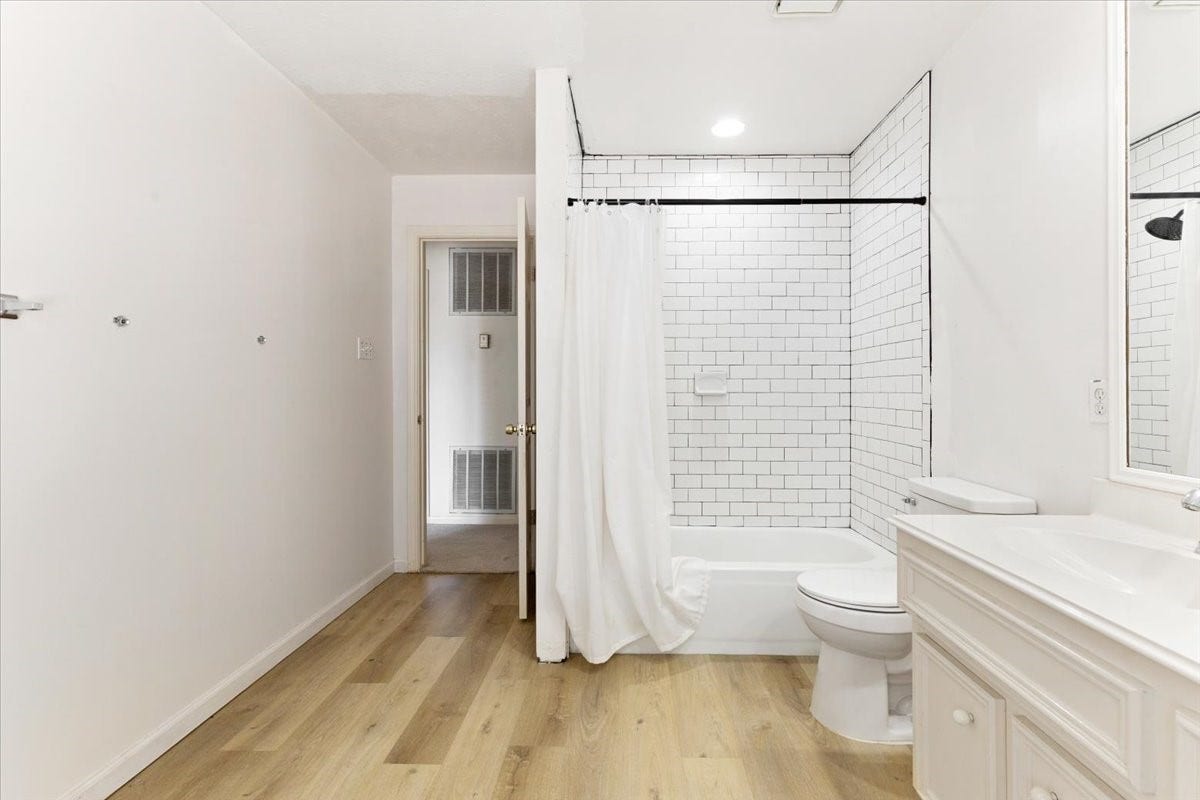 Bathroom Upstairs