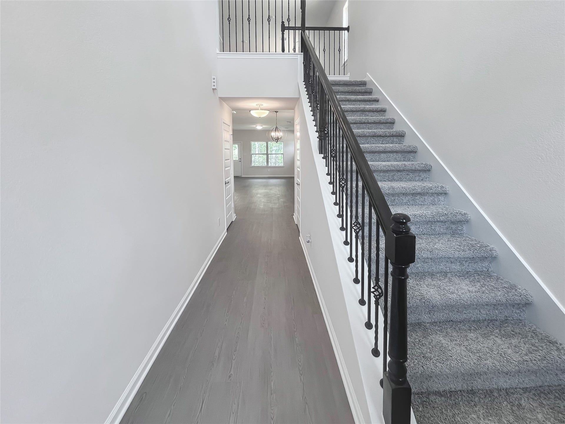 19107 Malatya Court, Montgomery, TX 77316 The Robin II- Foyer. Sample image to be used for example only.