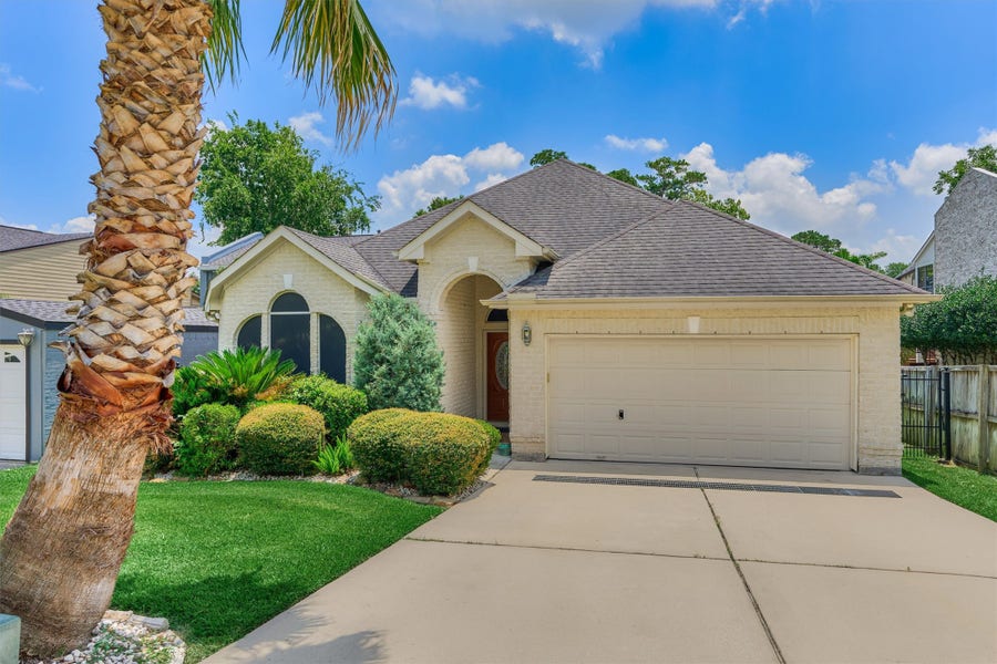 Property photo for 738 Lake View Drive, Montgomery, TX