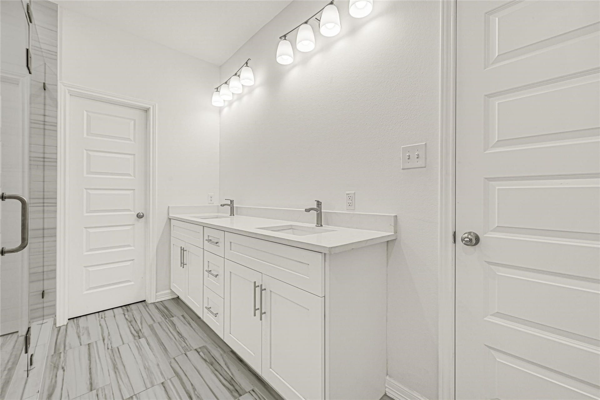 8630 Scott Street, Houston, TX 77051 8630 Scott Street, Houston, TX 77051