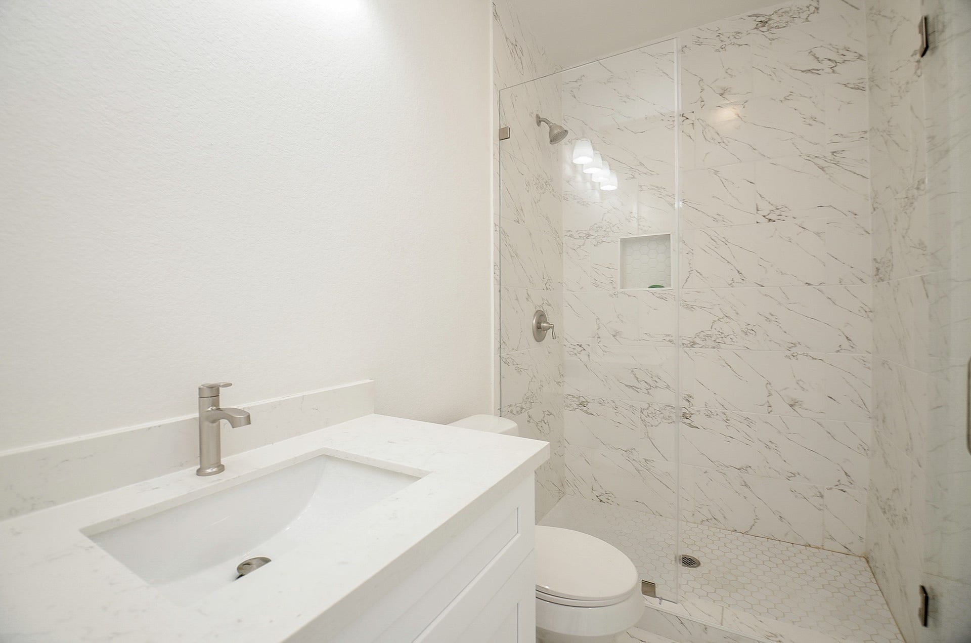 8630 Scott Street, Houston, TX 77051 8630 Scott Street, Houston, TX 77051