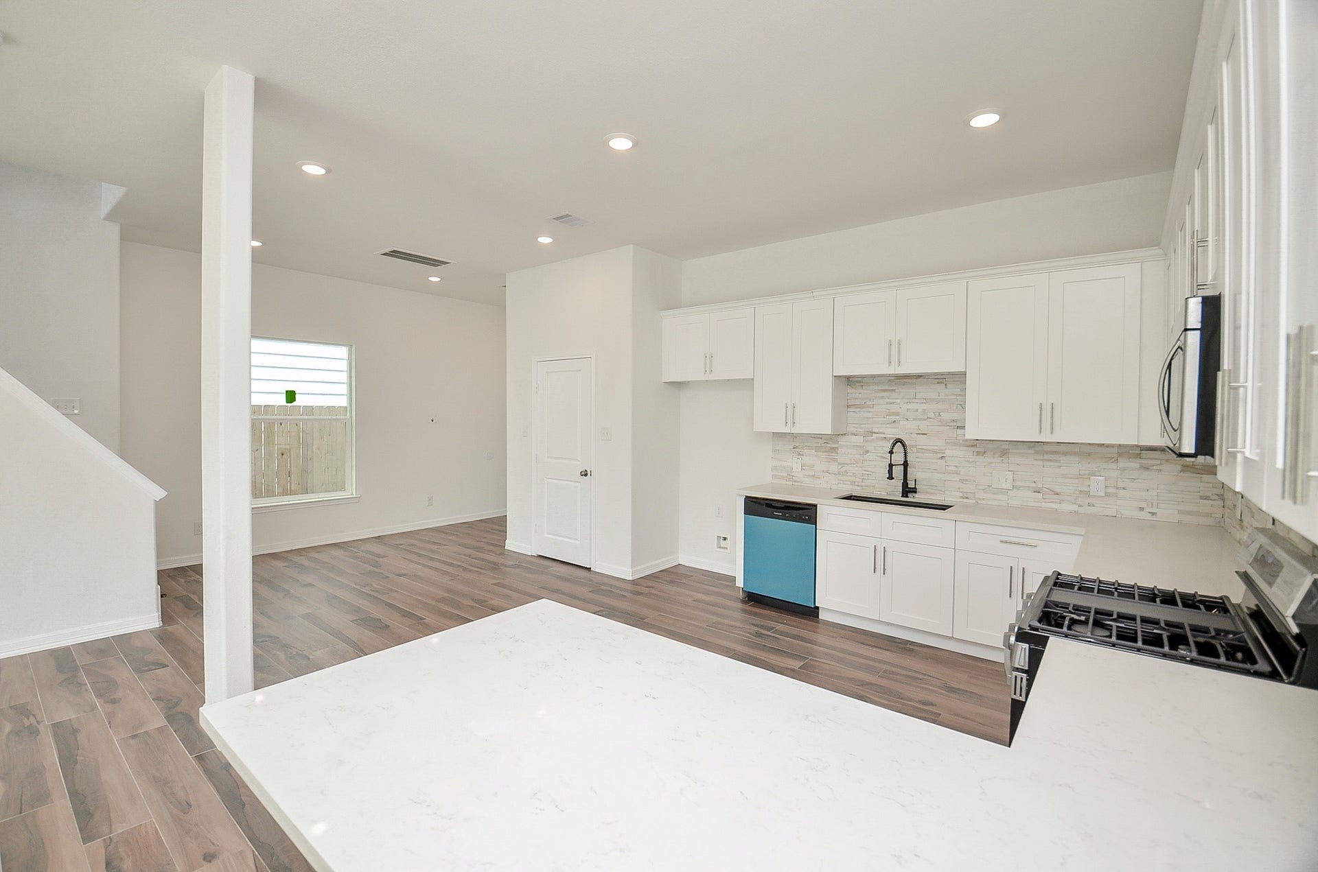 8630 Scott Street, Houston, TX 77051 8630 Scott Street, Houston, TX 77051