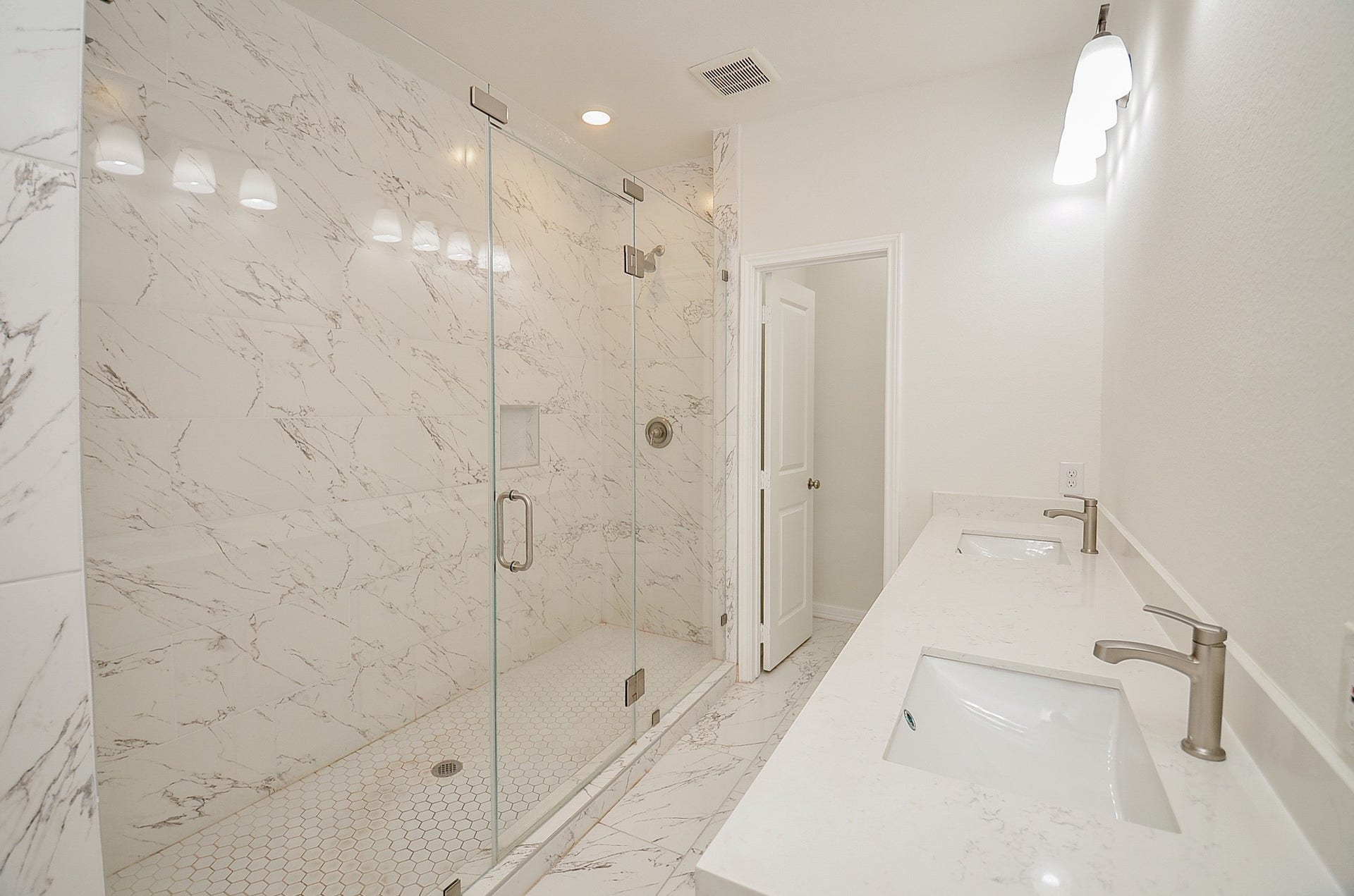 8630 Scott Street, Houston, TX 77051 8630 Scott Street, Houston, TX 77051