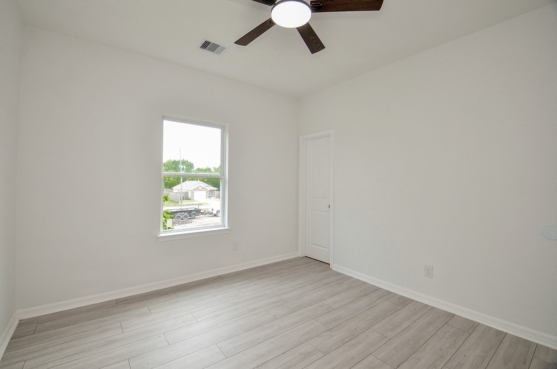 8630 Scott Street, Houston, TX 77051 8630 Scott Street, Houston, TX 77051