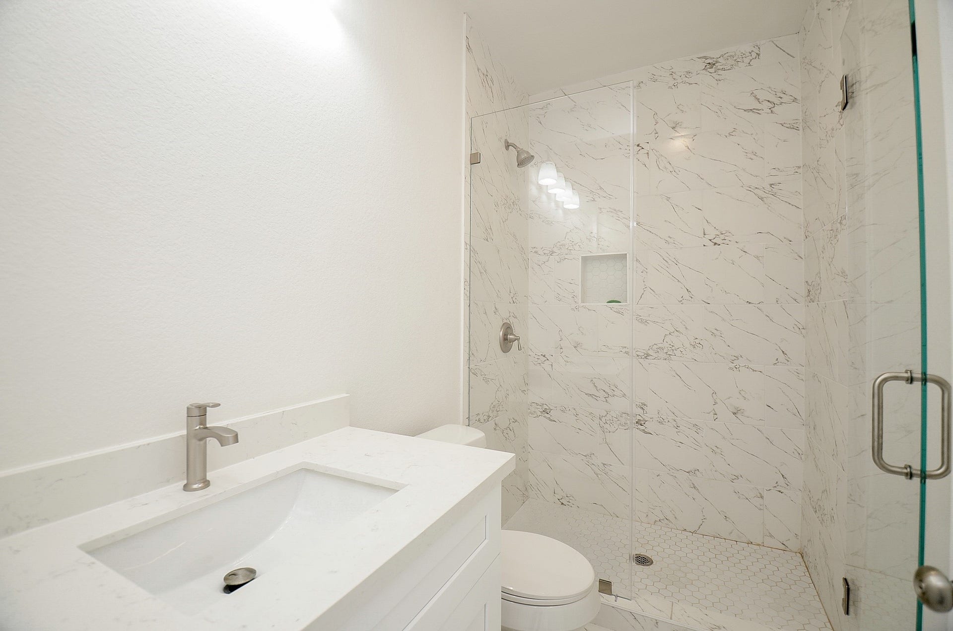 8630 Scott Street, Houston, TX 77051 8630 Scott Street, Houston, TX 77051