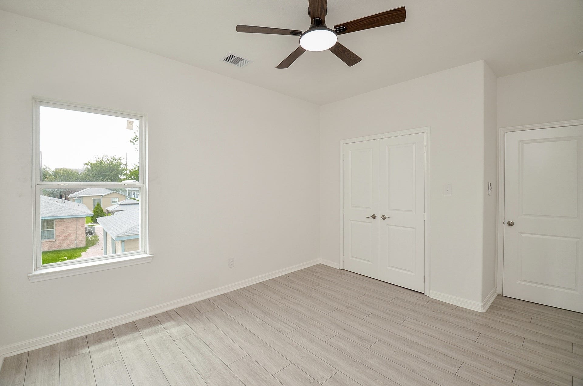 8630 Scott Street, Houston, TX 77051 8630 Scott Street, Houston, TX 77051